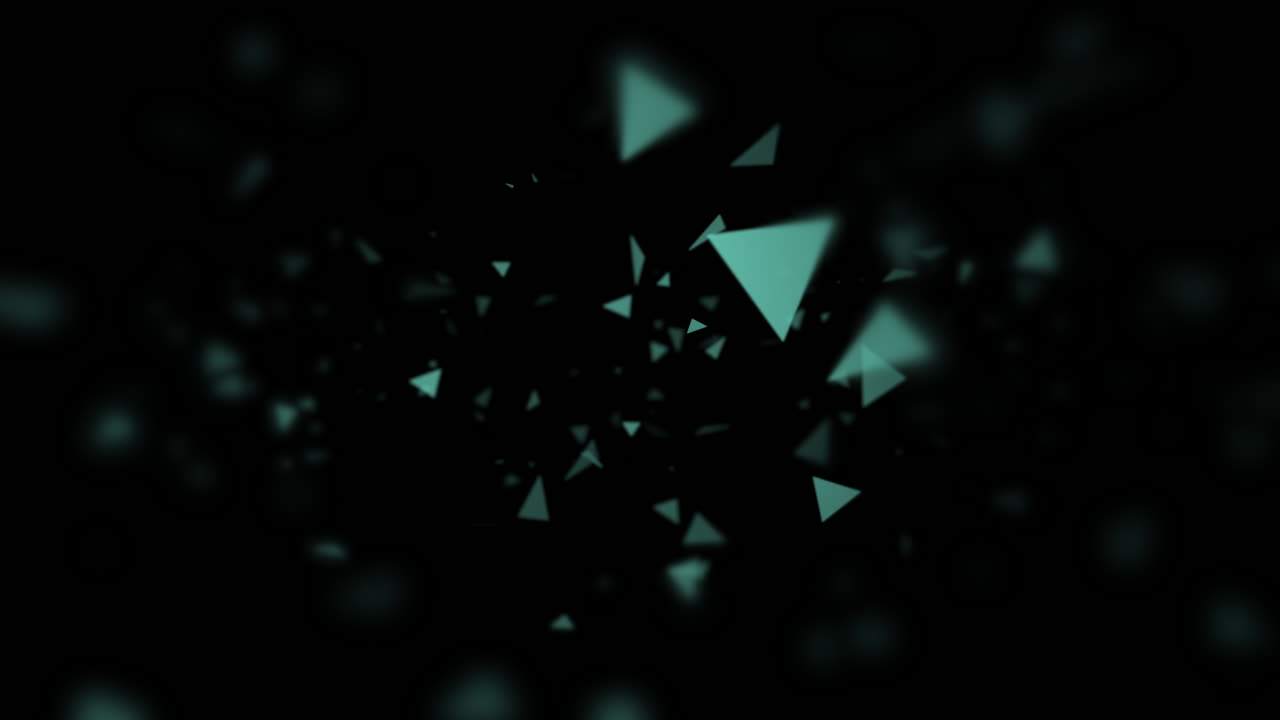 triángulos de luz verde etéreo en un fondo oscuro misterioso