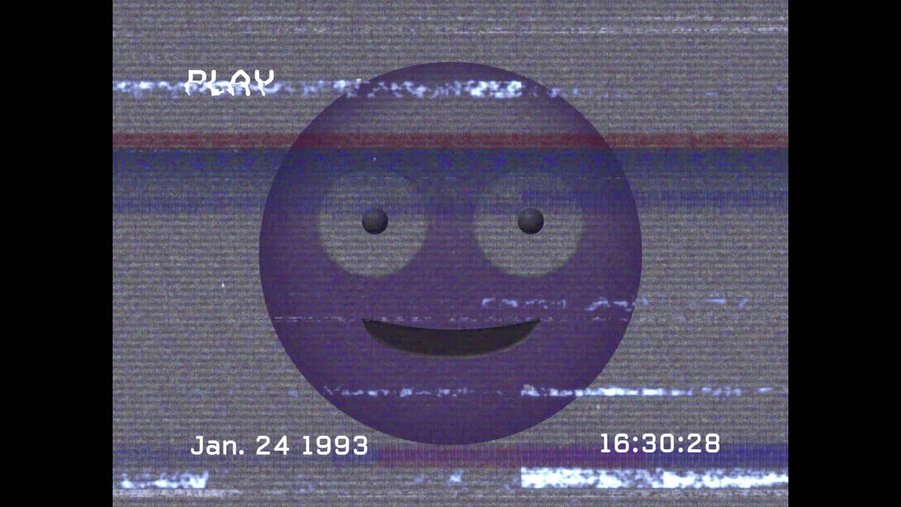 animación digital del efecto de falla de vhs sobre un emoji de cara tonta púrpura contra un fondo negro