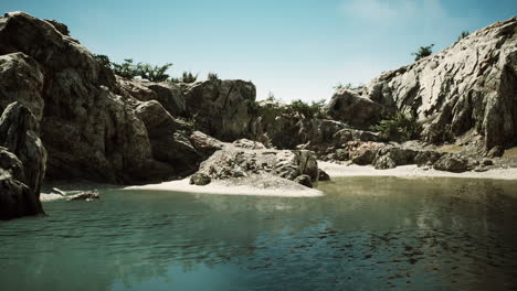 Vista-Costera-De-Una-Playa-De-Arena-Con-Acantilados