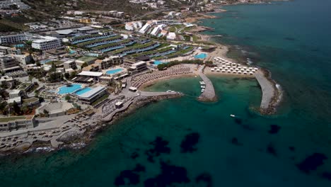 Moderne-All-Inclusive-Ferienresorts-In-Chersonissos-Auf-Der-Griechischen-Insel-Kreta