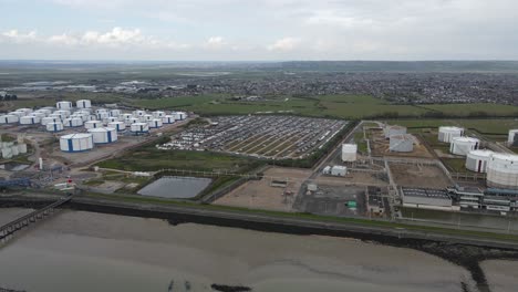 Canvey-Island-Oil-Storage-Steigende-Drohne