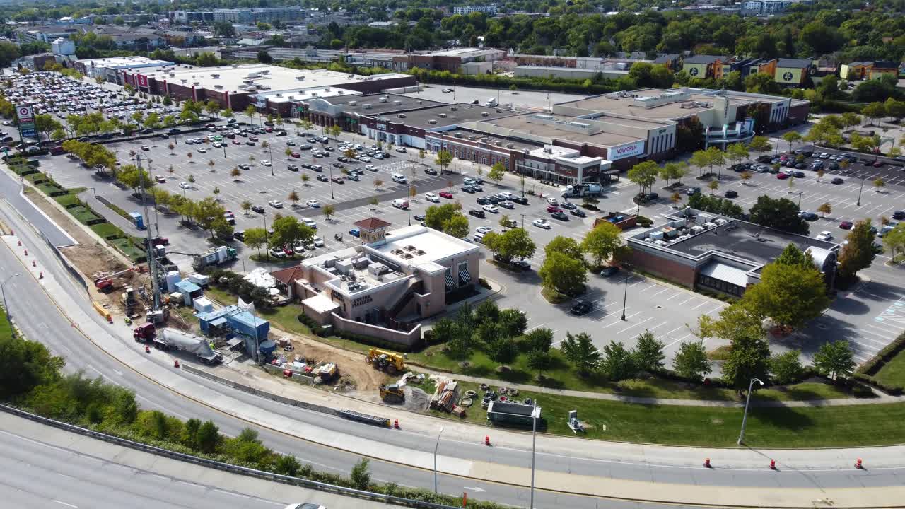 레녹스 쇼핑몰, 콜럼버스 오하이오, 오하이오 주립 대학 캠퍼스 근처의 공중 드론 영상