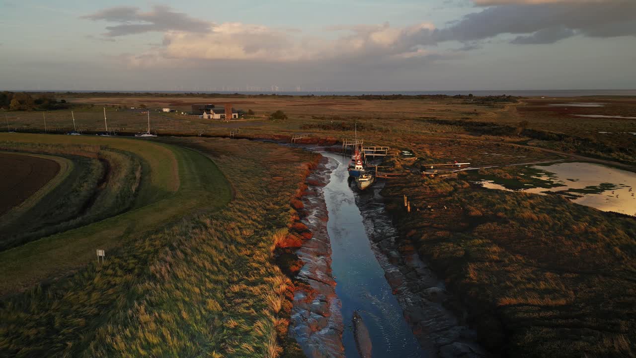 해안 일몰 장면