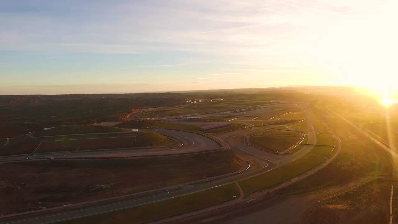 circuito de motorland al amanecer