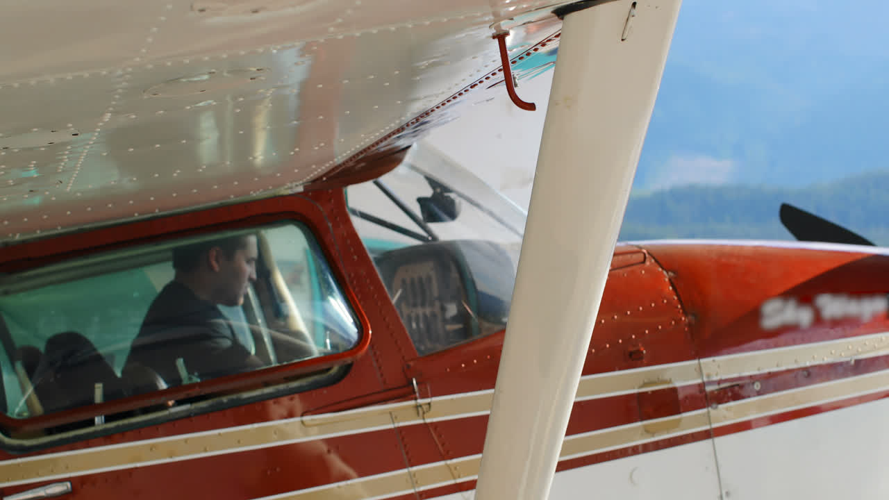 조종사는 항공기를 시작할 준비가 되어 있습니다.