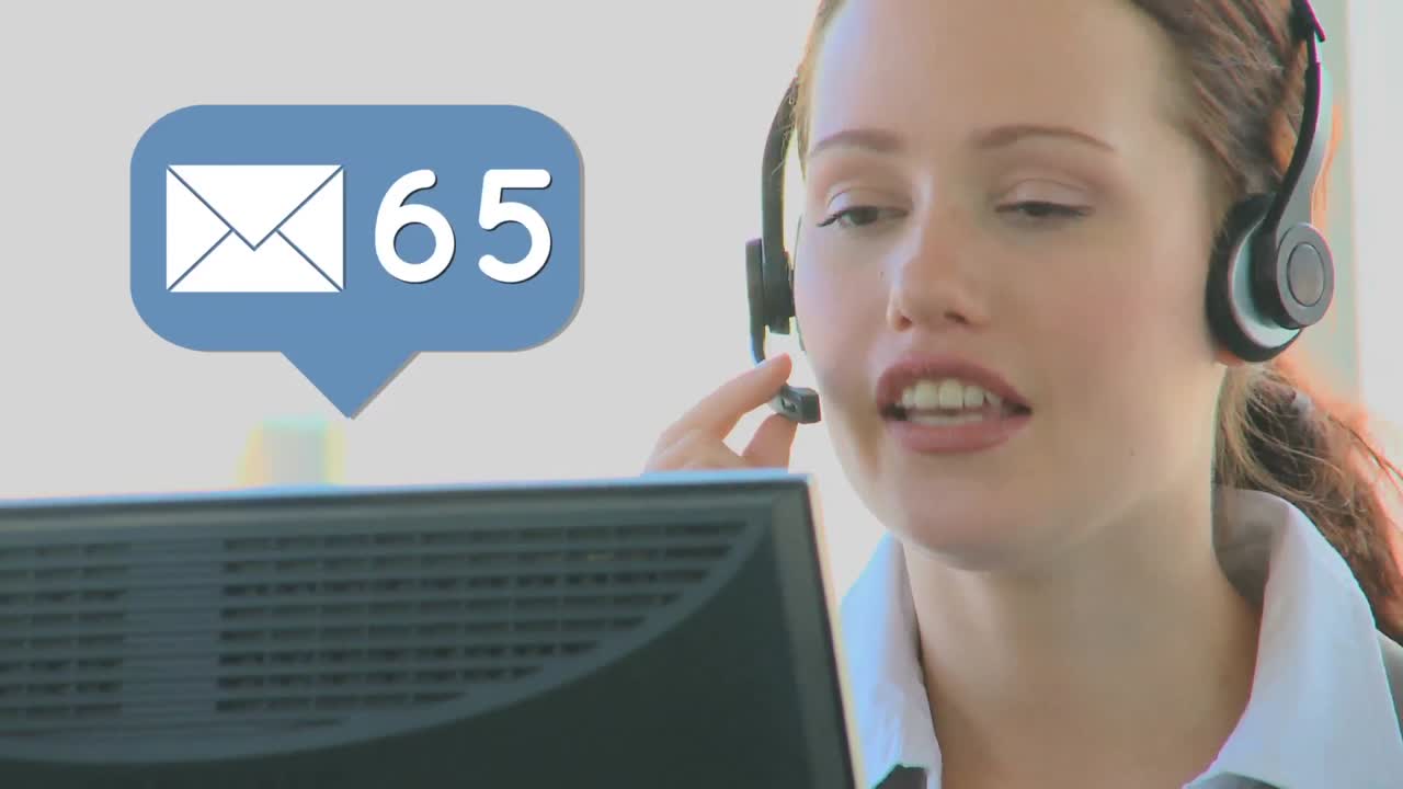 представитель колл-центра и иконка почты