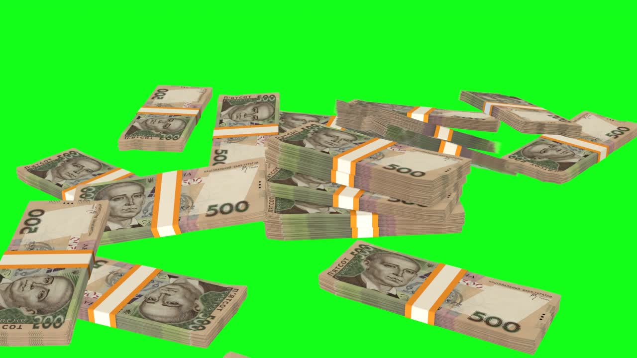 크로마키의 배경에 떨어지는 많은 돈 어리, 500 우크라이나 그리브니아 지폐, 돈 더미.