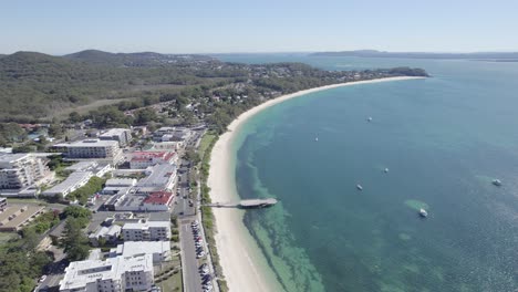 playa de shoal bay y suburbio en port stephens, nsw, australia