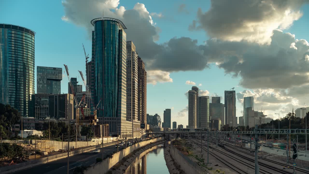 el horizonte del atardecer de tel aviv el lapso de tiempo