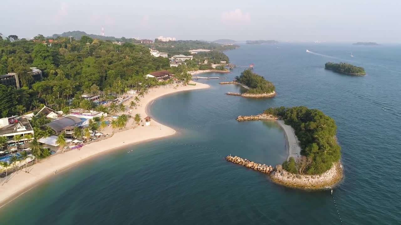 Toàn cảnh bãi biển và khu nghỉ dưỡng Đảo Sentosa từ trên cao