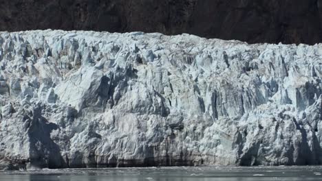 glaciar margerie en el parque nacional y reserva de la bahía de los glaciares, alaska