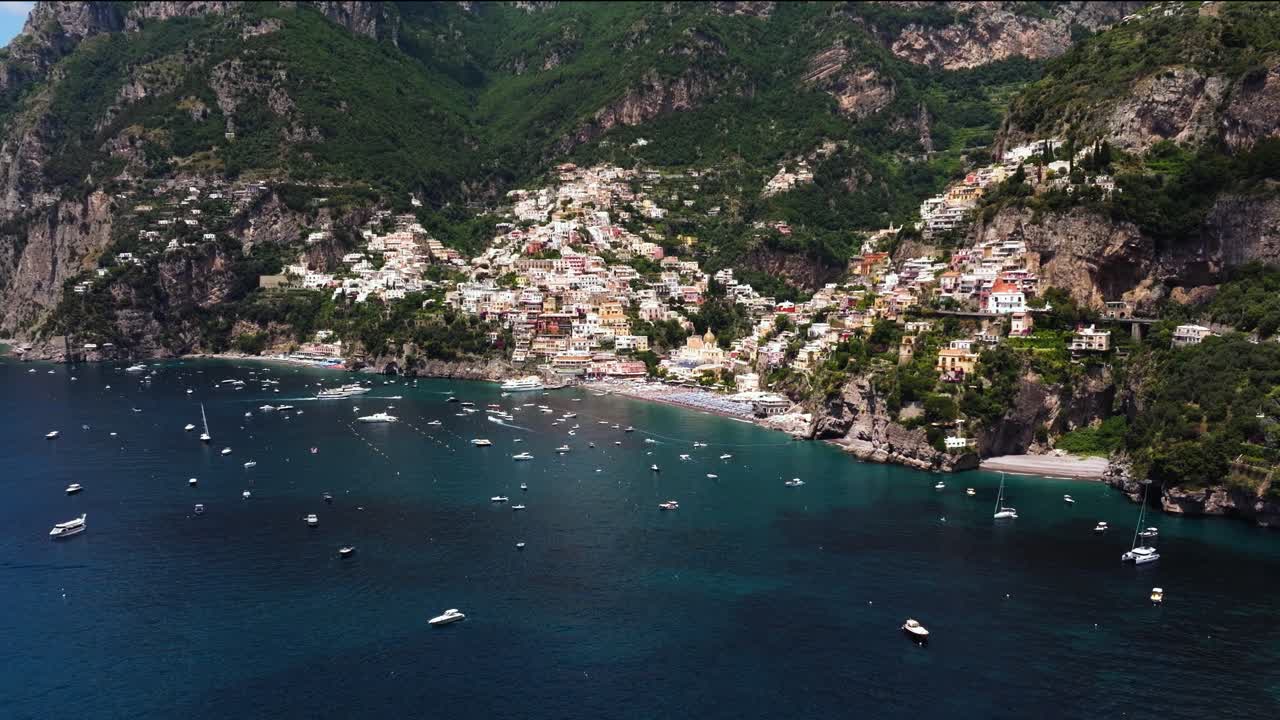 이탈리아 아말피 해안의 포지타노 (positano) 에서 볼 수 있는 화려한 공중 풍경