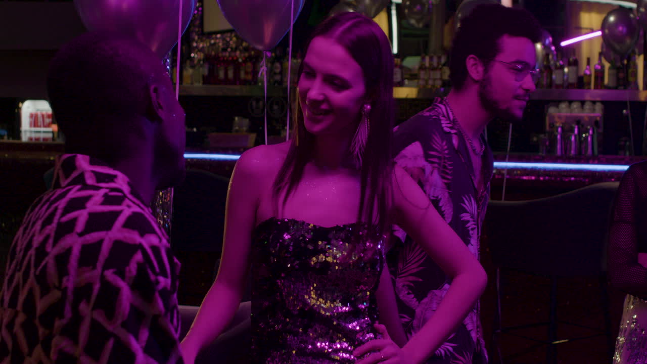 amigos en una fiesta