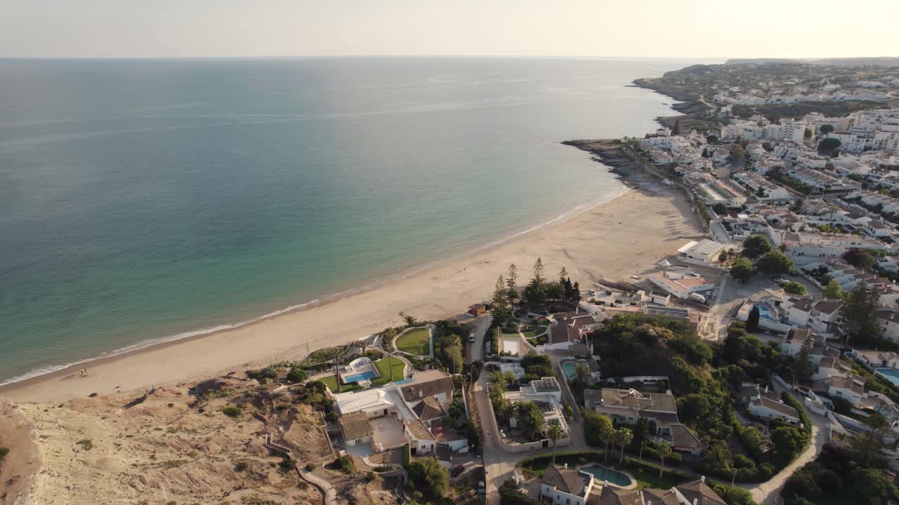 propiedades inmobiliarias de lujo junto al mar, praia da luz, algarve