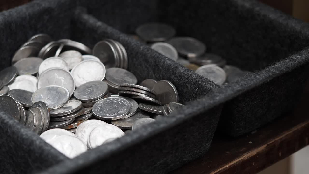 Coins in a Tray