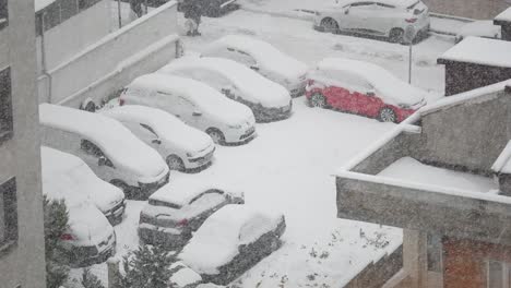 estacionamiento de la ciudad nevada