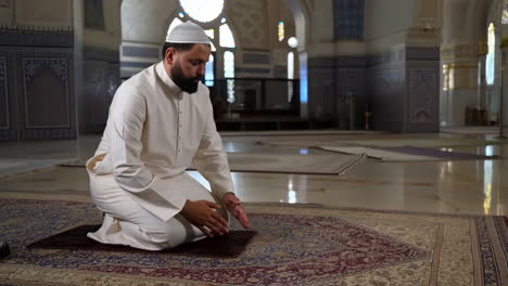 Namaz Videos - HD and 4K to download | Magnific