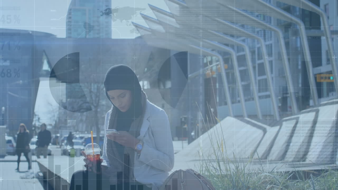 animación de estadísticas y procesamiento de datos financieros sobre mujeres que usan teléfonos inteligentes