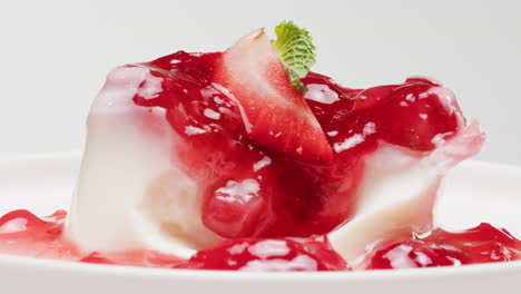 strawberry panna cotta with mint