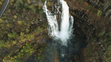 Vista-Aérea-De-La-Cascada-Skjerfossen