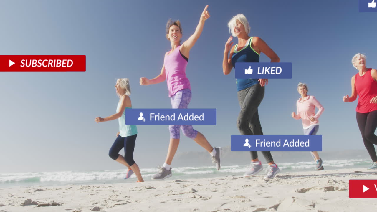Animazione di notifiche di social media, su donne felici che corrono in spiaggia.
