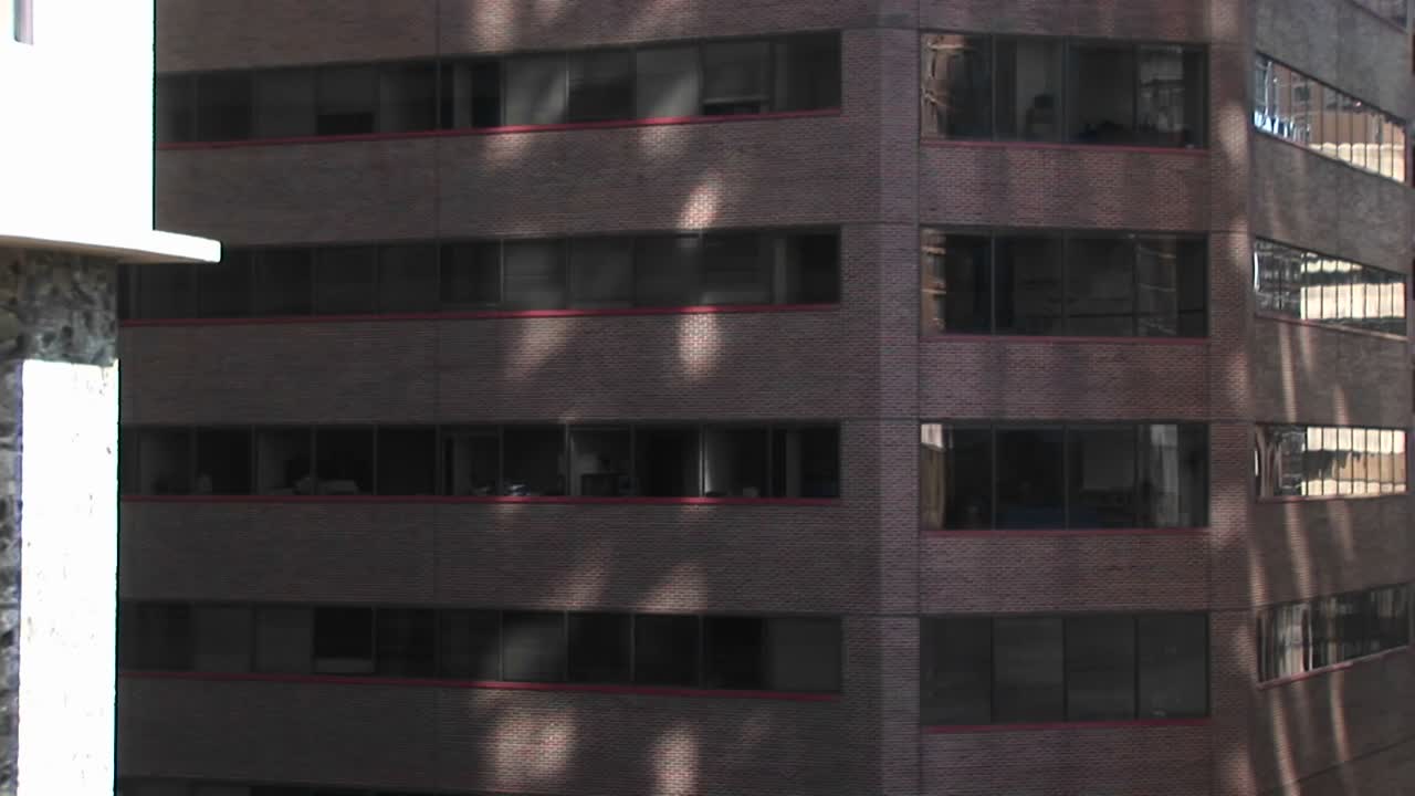 panup de un edificio de oficinas moderno