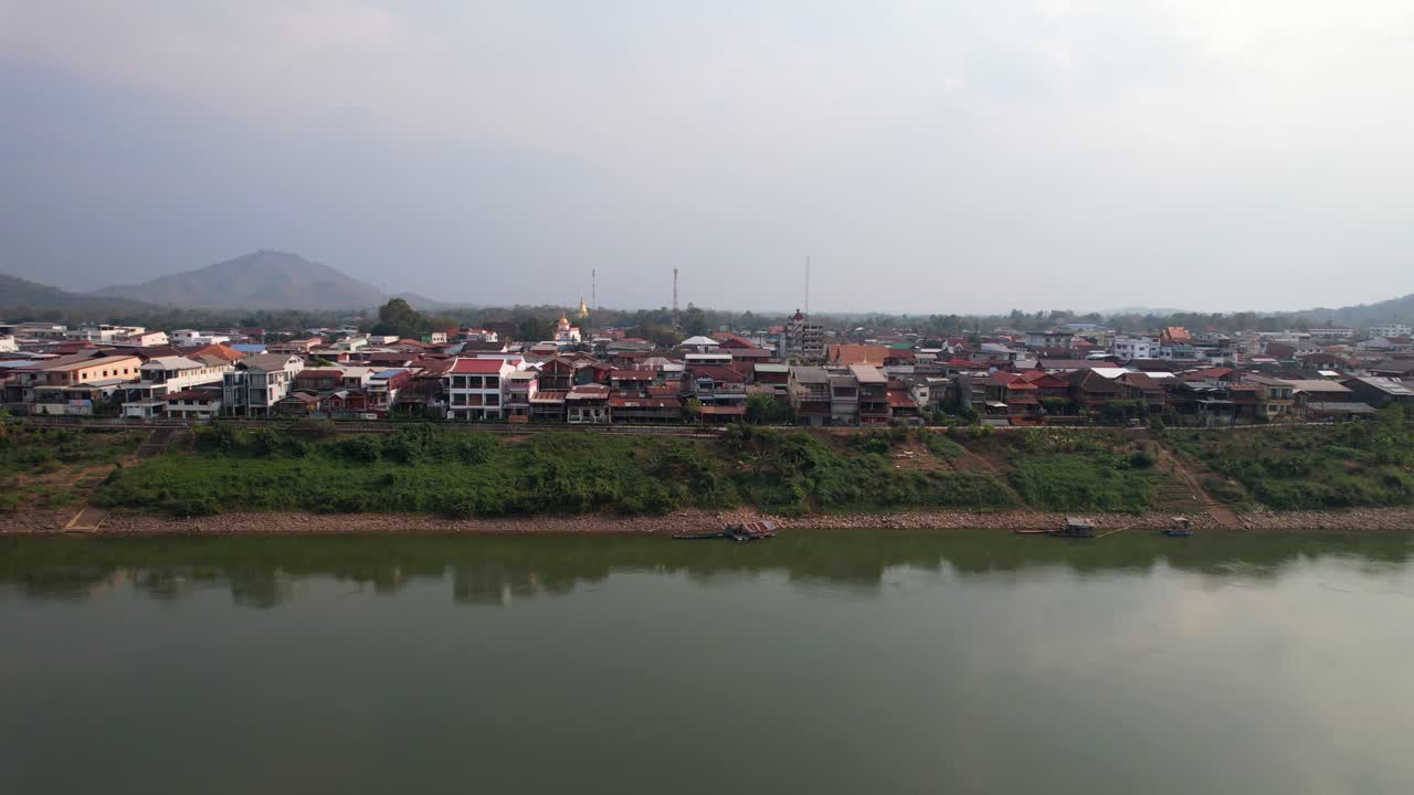 chiang khan alongside mekong river in thailand