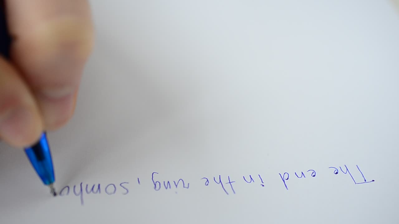 Scriviamo il testo. Scriviamo con la penna