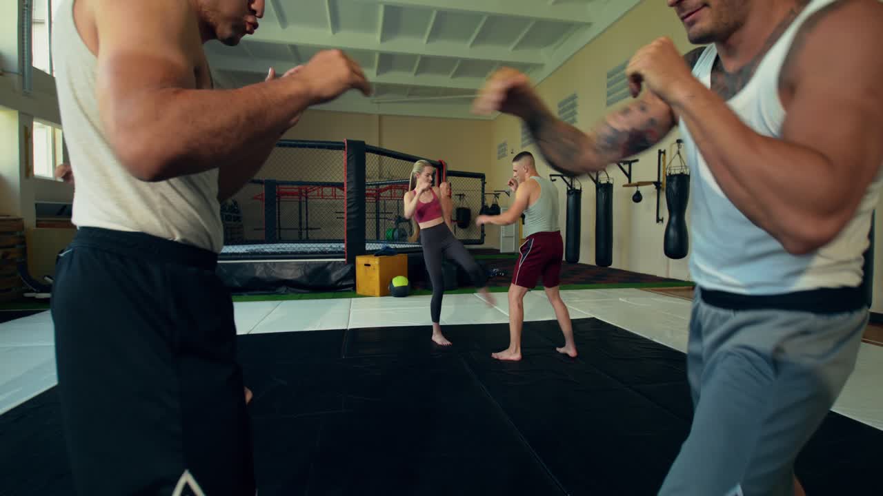 Sessão de Treinamento de Artes Marciais
