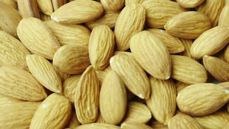 granos de almendras primer plano comida sabrosa y saludable video hd