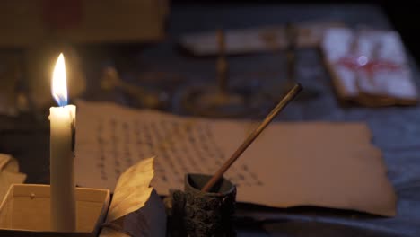 la escritura a la luz de las velas en la antigüedad