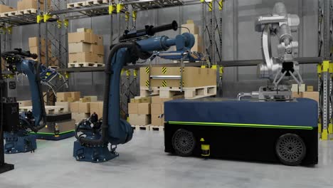 animación de robots y drones que trabajan en el almacén