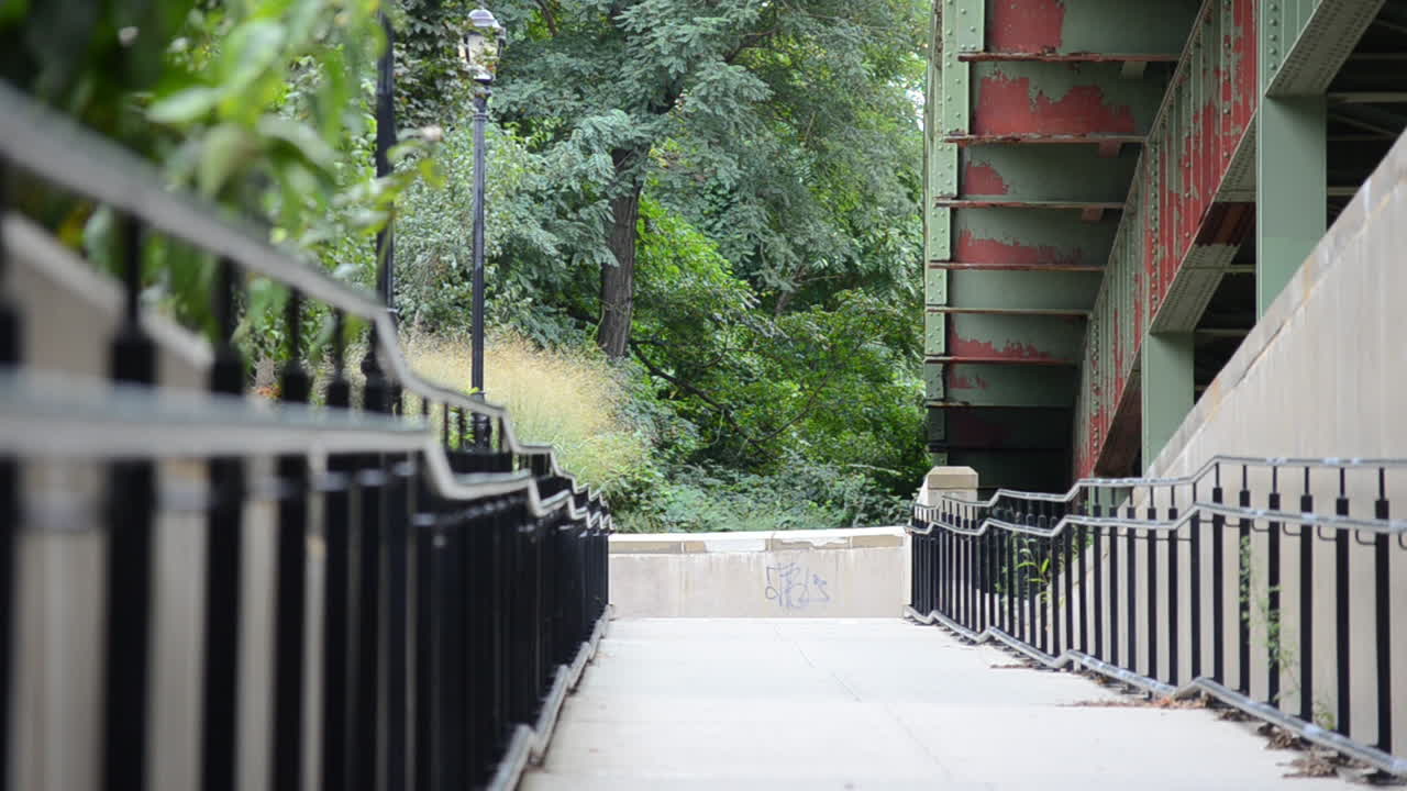 rampa per biciclette vuota al parco