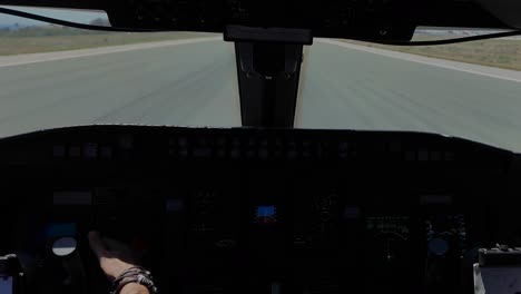 real time take-off immersive view from between the two pilots o a jet