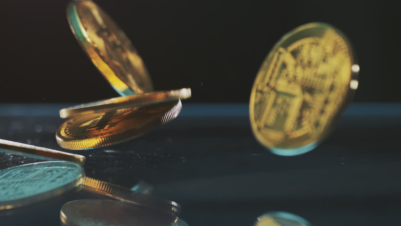 monedas de bitcoin en movimiento