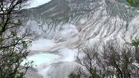 Mount-Tangkuban-Perahu-crater,-West-Java,-Indonnesia-2