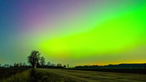 Powerful-aurora-borealis-illumination-of-sky-with-full-color-spectrum-red-to-green-and-comets-flying-by,-stars-in-the-background