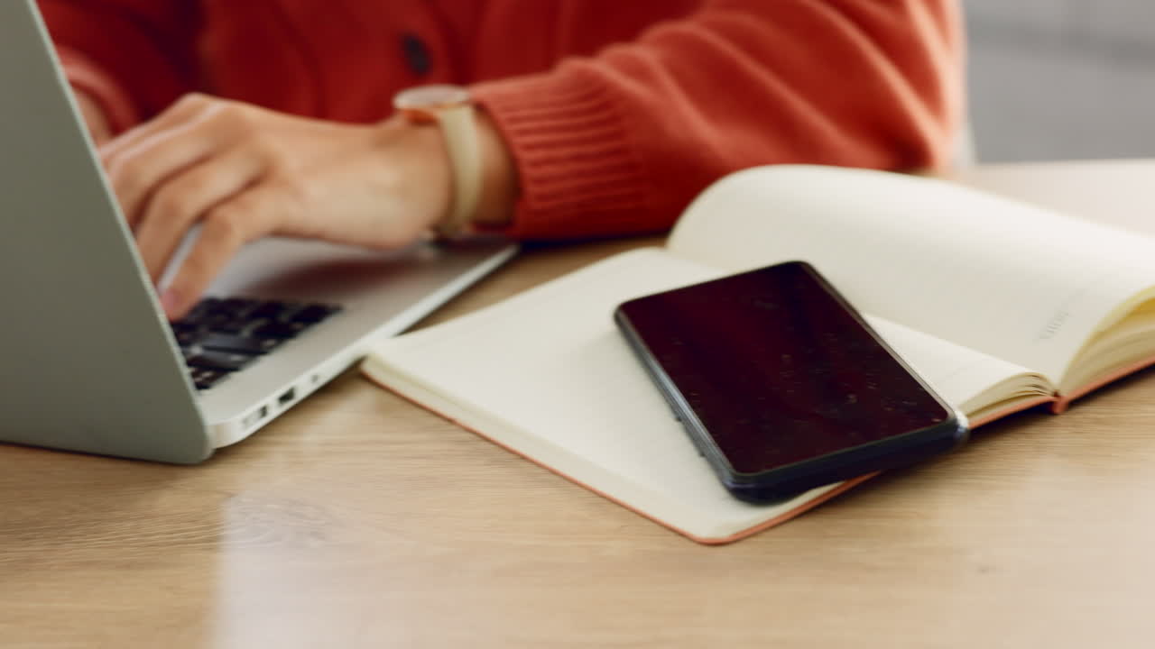 Business woman, phone call