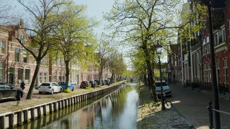 Edam:-Sunlit-Canals-and-Historic-Buildings-in-the-Netherlands
