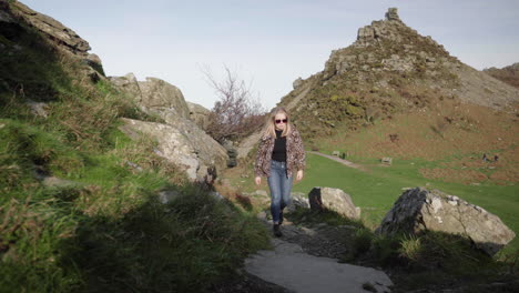 un buen paseo por el valle de las rocas en inglaterra - ancho