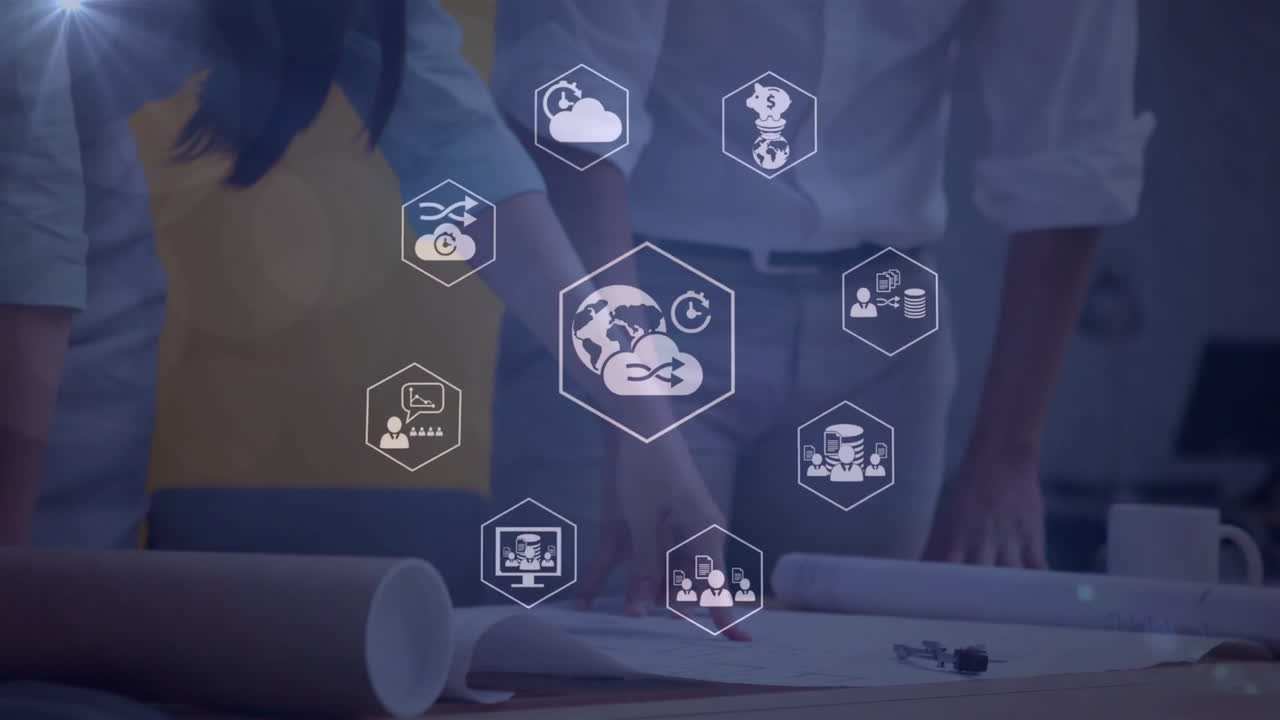 animación de negocios e íconos en la nube procesamiento de datos sobre diversas personas de negocios en la oficina