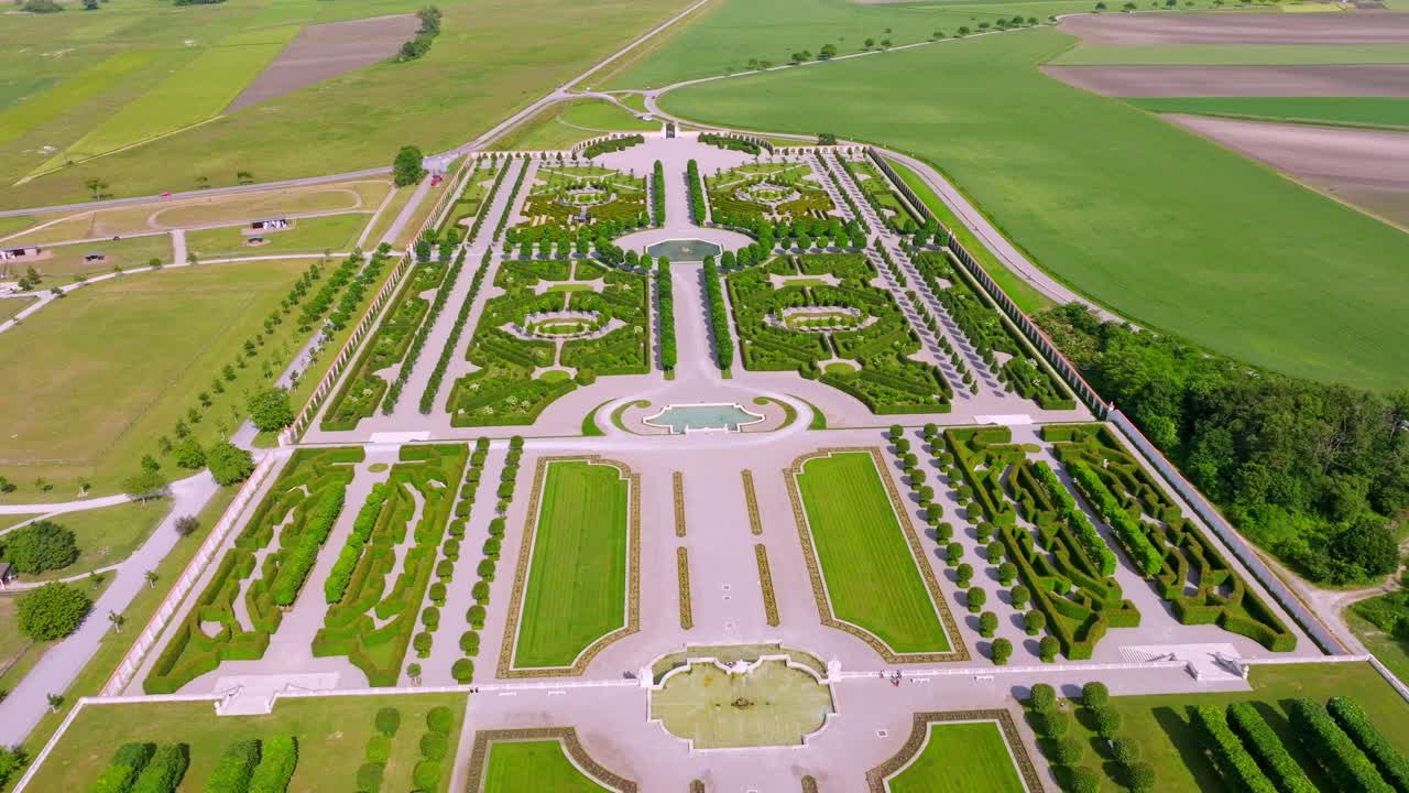 el paisaje del jardín impresionante del palacio schloss hof en marchfeld, austria