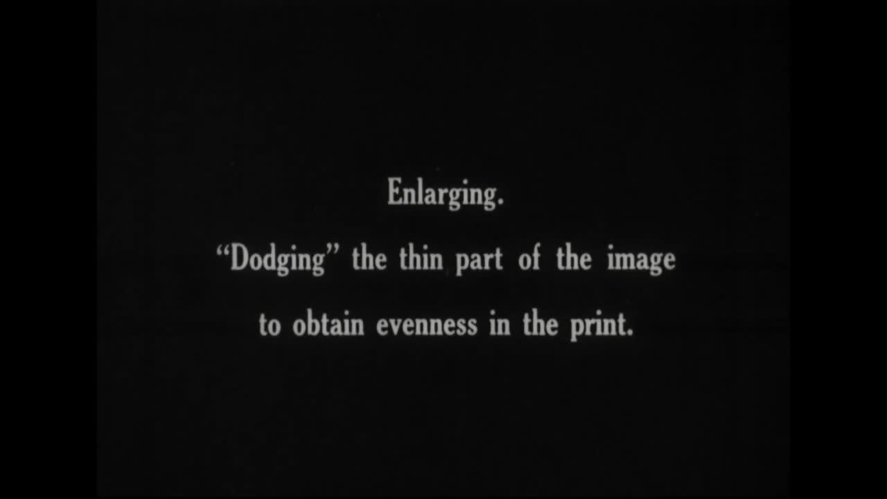 la fotografía es revelada en el laboratorio por el cuerpo de señales del ejército en 1918 2