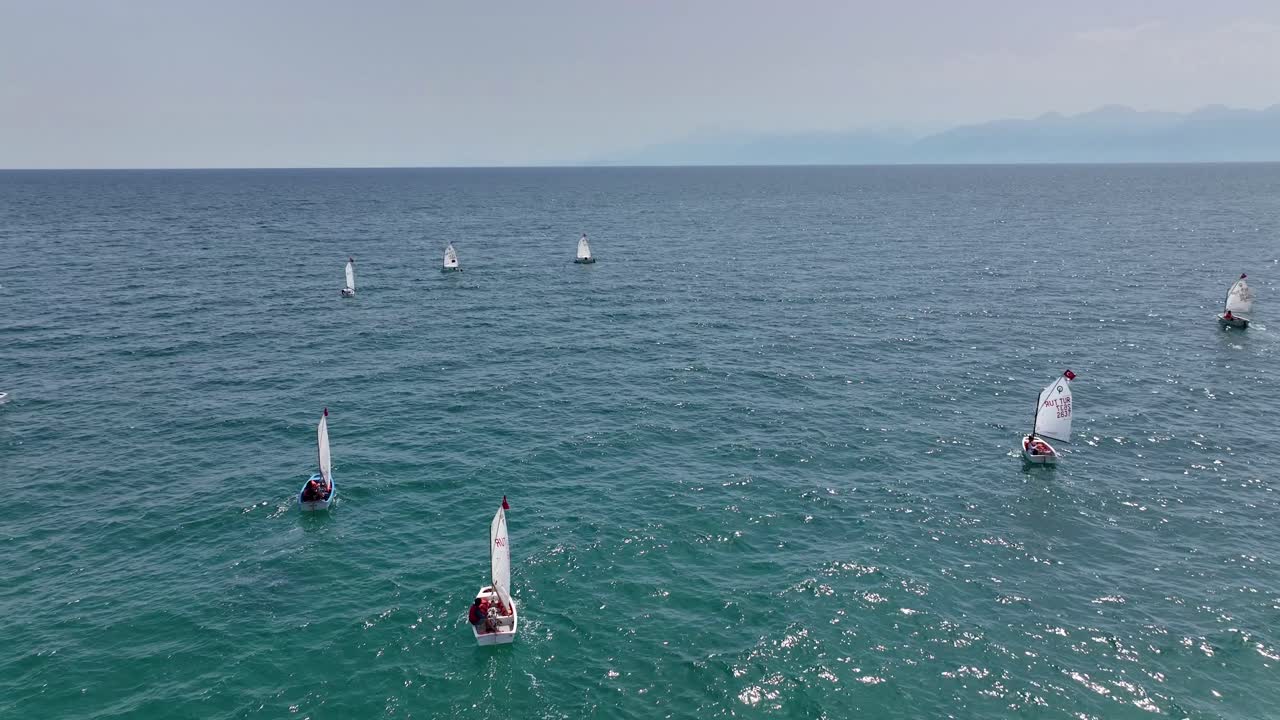 바다에서 항해 대회