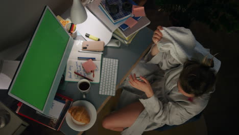 Disconcerted-woman-getting-workplace-up-top-view.-Recovering-girl-removing-towel