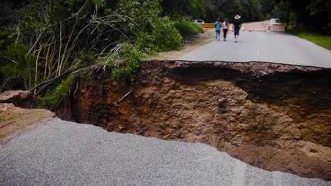 Camino-Colapsado-Después-De-La-Inundación