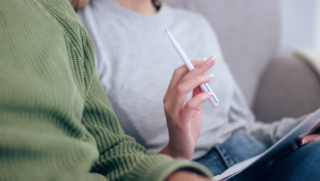 Nervös,-Nachdenklich-Und-Hand-Mit-Stift-Und-Dokument