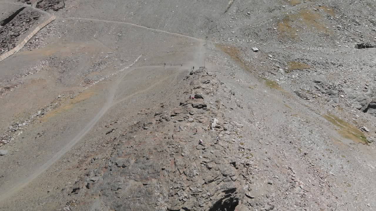 españa granada sierra nevada verano 4k desde arriba y abajo con un drone y una action cam estabilizada