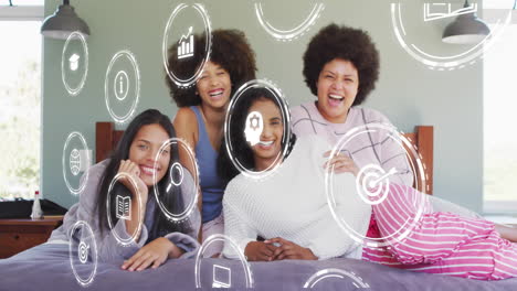 iconos que representan la tecnología y la educación animación sobre mujeres diversas relajándose en la cama