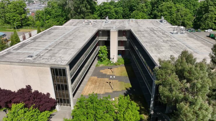 Aerial view of Rainier Hall on South Seattle College's campus